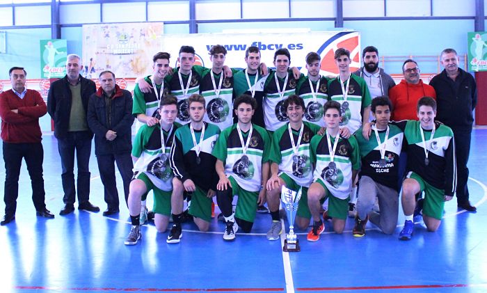 El equipo junior del Club Baloncesto Ilicitano, campeón de Copa de Preferente