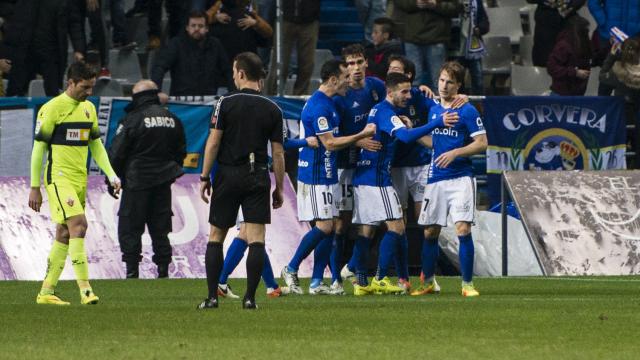 Los jugadores del Oviedo celebran un gol al Elche / LFP