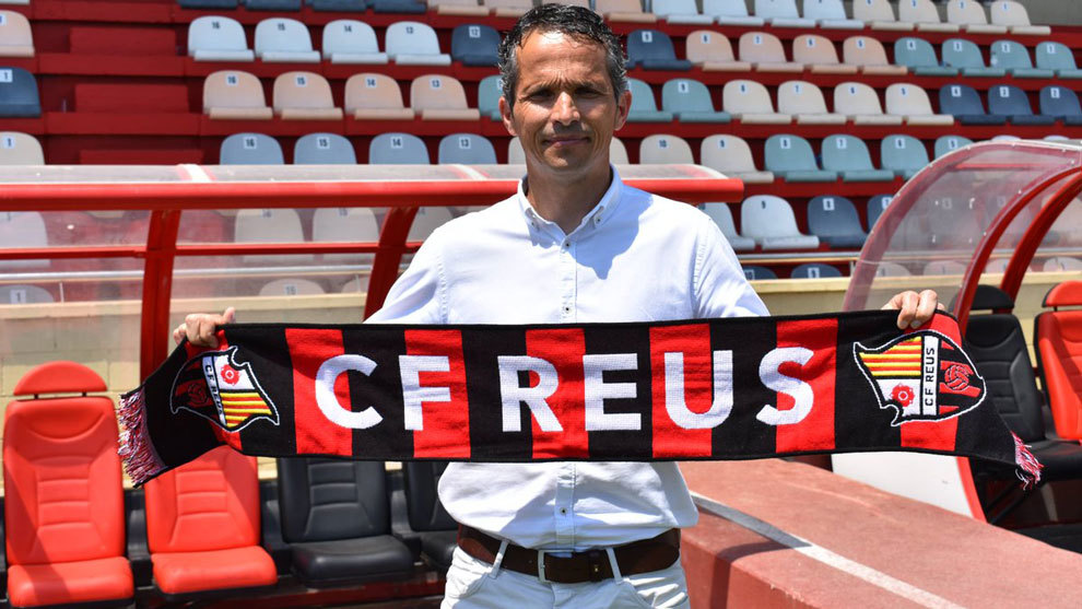 Xavi Bartolo en su presentación como entrenador del Reus