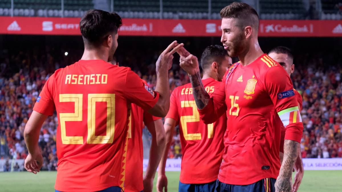 Sergio Ramos y Asensio celebran un gol con la Selección Española en Elche ante Croacia / As.com