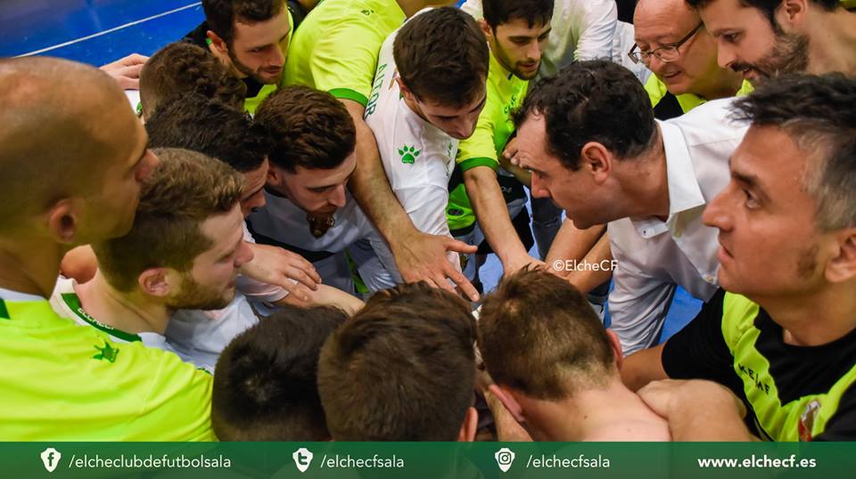 El Elche CF sala se conjura antes de un partido / Sonia Arcos - Elche CF