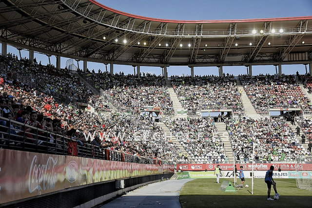 La afición franjiverde en Nueva Condomina / Sonia Arcos - Elche CF