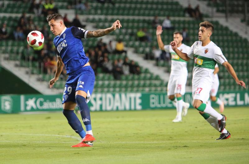 Partido entre Elche CF y Córdoba CF en el Martínez Valero / Diariocordoba.com