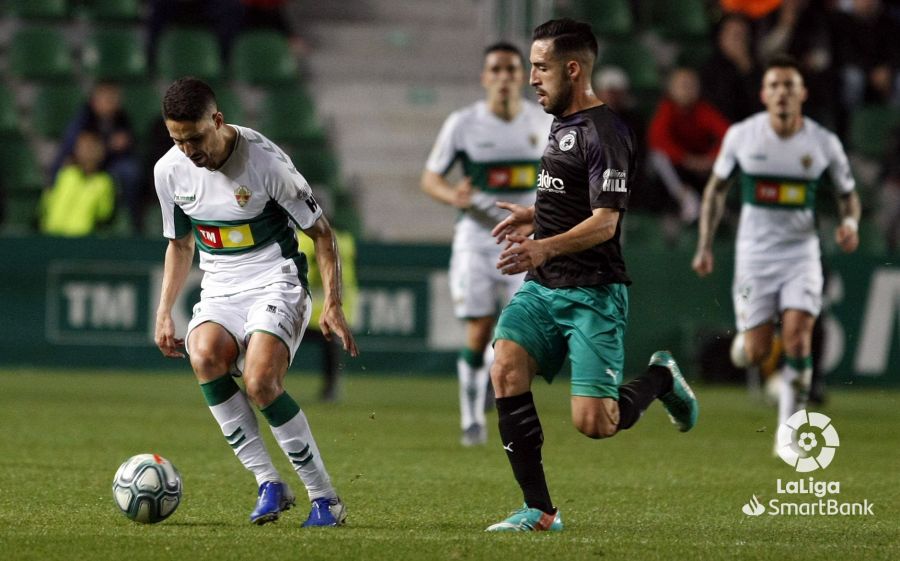 Partido entre Elche y Racing en el Martínez Valero / LFP Partido entre Elche y Racing en el Martínez Valero / LFP