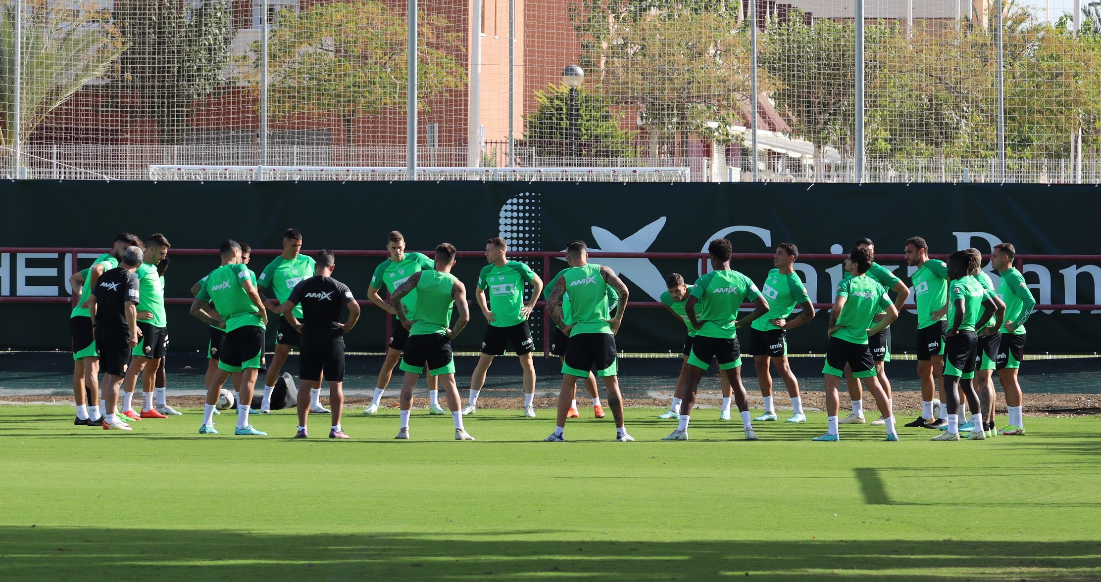 La plantilla del Elche CF se ejercita en el Diego Quiles / Luismi Mora (COPE Elche 100.8 FM)