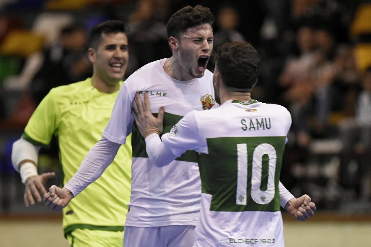 Los jugadores del Elche Sala celebran la victoria ante el Puertollano / Elche C.F. Sala Oficial