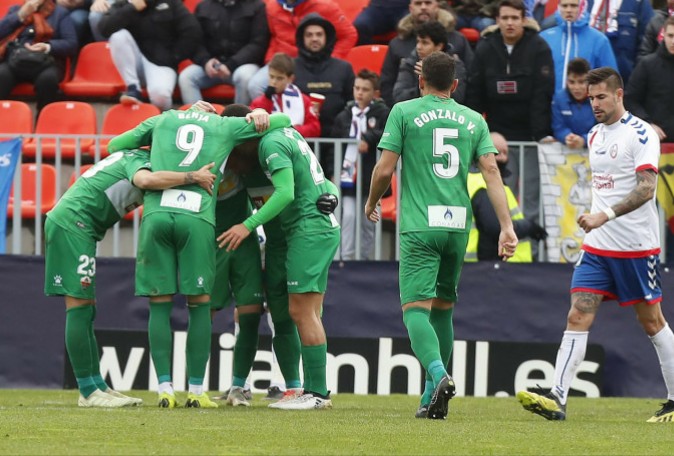 Los jugadores del Elche celebran un gol ante el Rayo Majadahonda / LFP