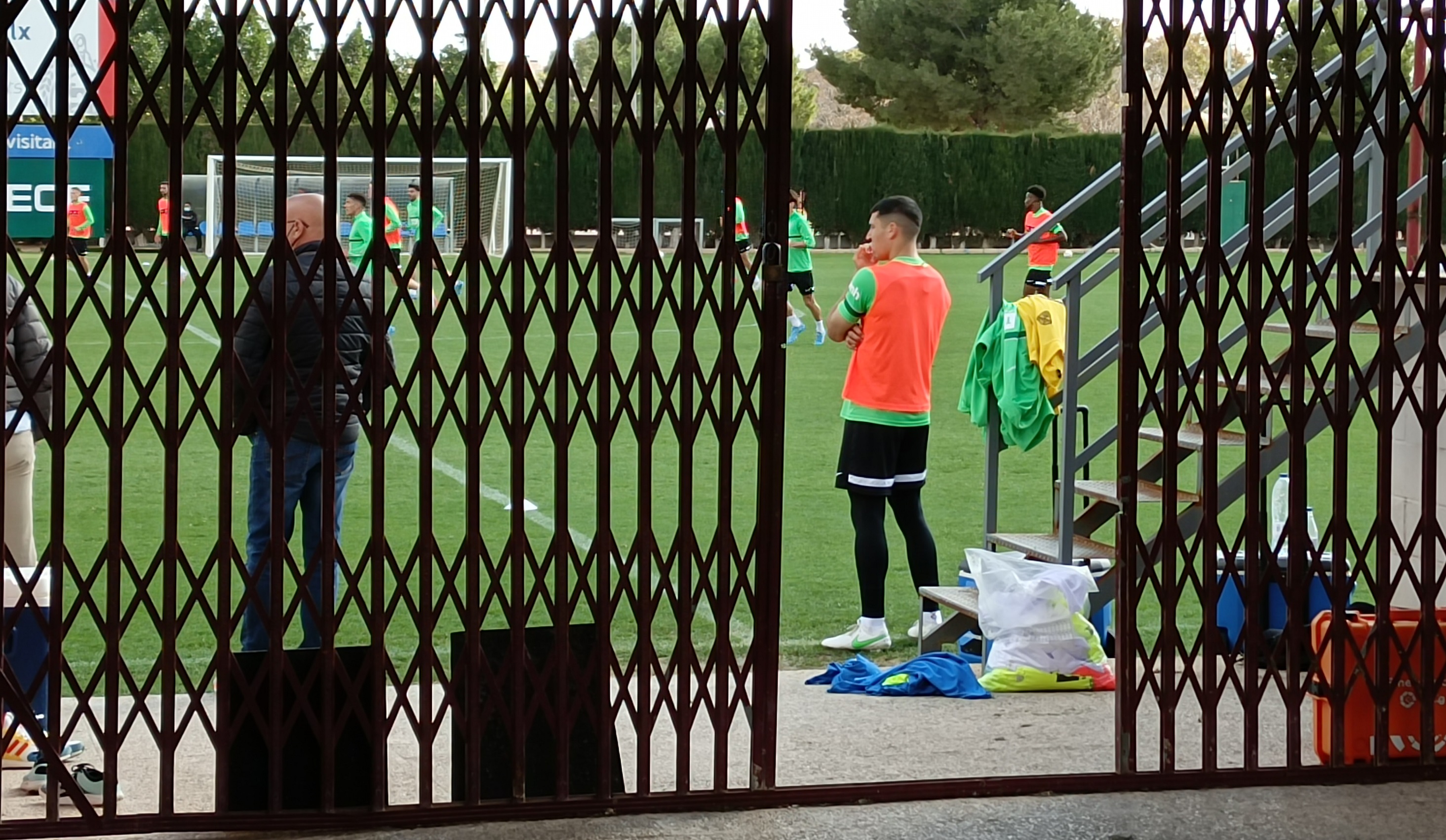 Diego González, al margen del entrenamiento de hoy en el Díez Iborra / COPE Elche 100.8 FM