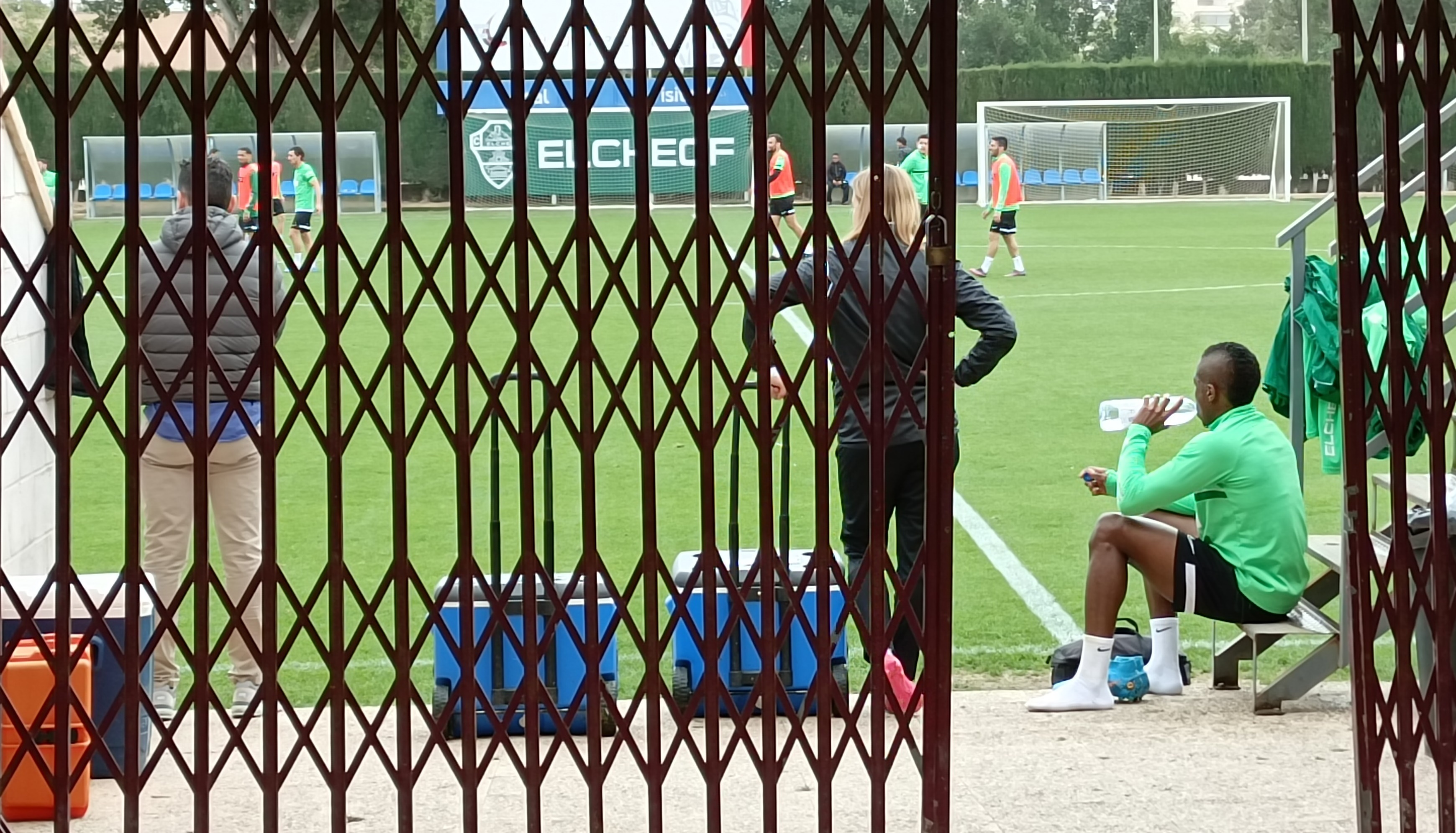 Palacios realiza sesión parcial de entrenamiento con el grupo / COPE Elche