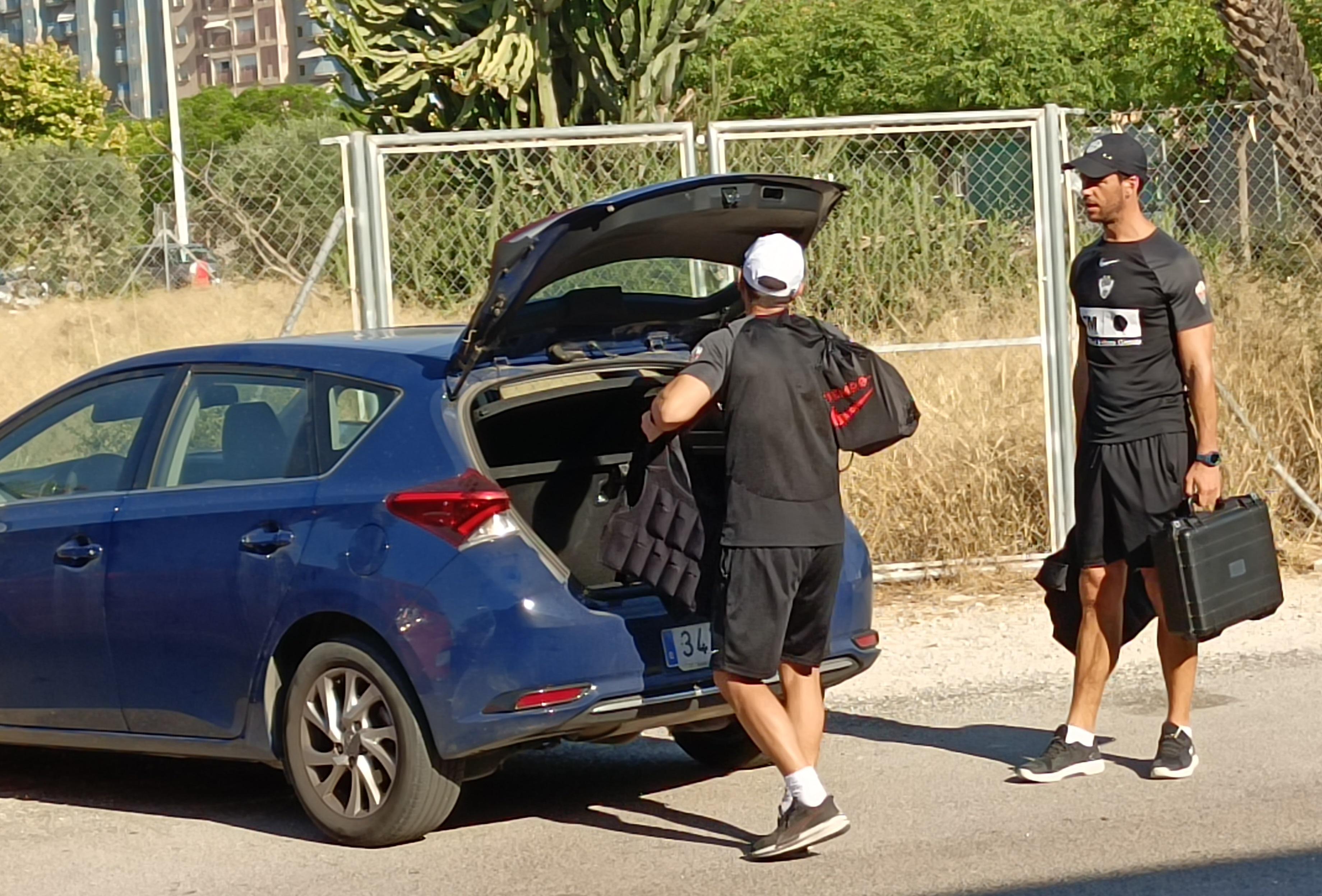 Jonatan Santos llega al Díez Iborra en una nueva sesión de entrenamiento del Elche CF / COPE Elche (100.8 FM)