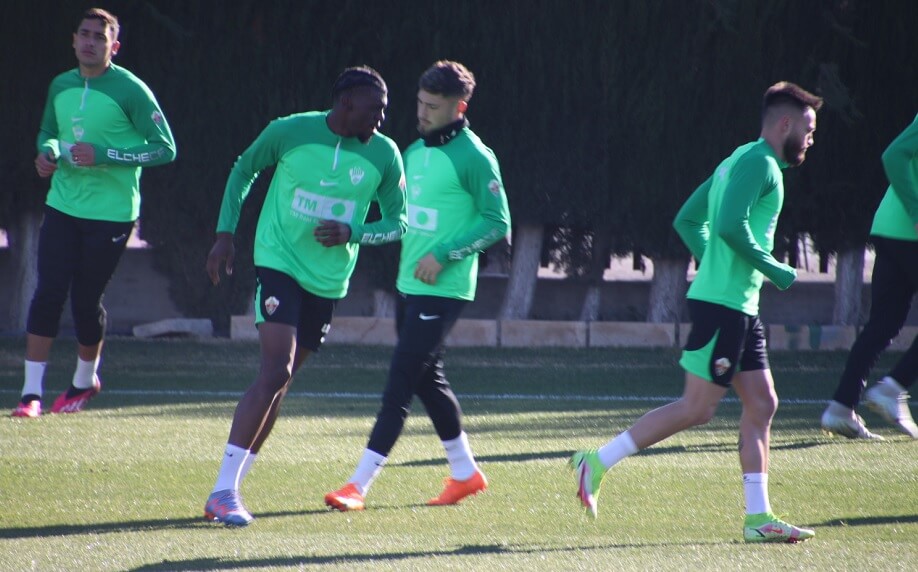 Nteka entrena con el Elche CF / Luis Miguel Mora - Elchedirecto.com