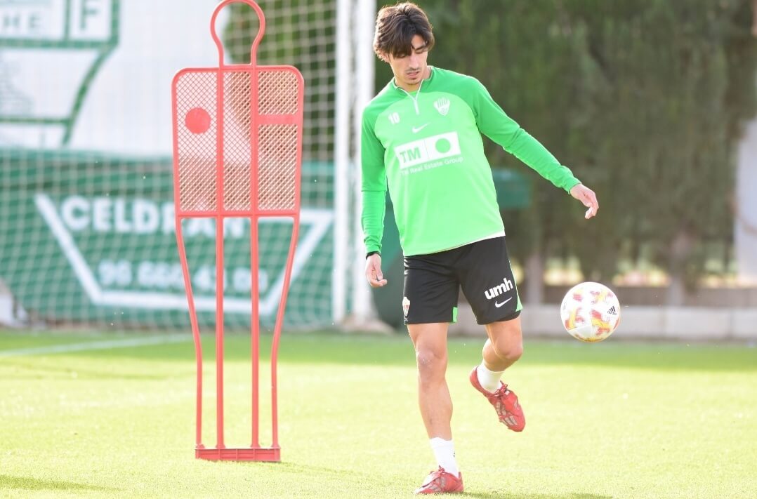 Pere Milla, durante un entrenamiento con el Elche CF / Sonia Arcos - Elche CF Oficial