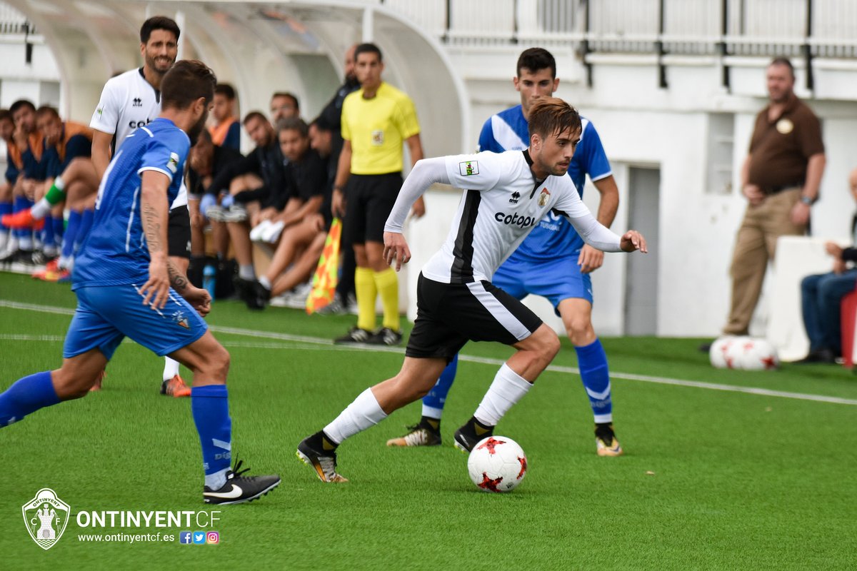 Alberto Rubio en un partido en El Clariano / Ontinyent CF