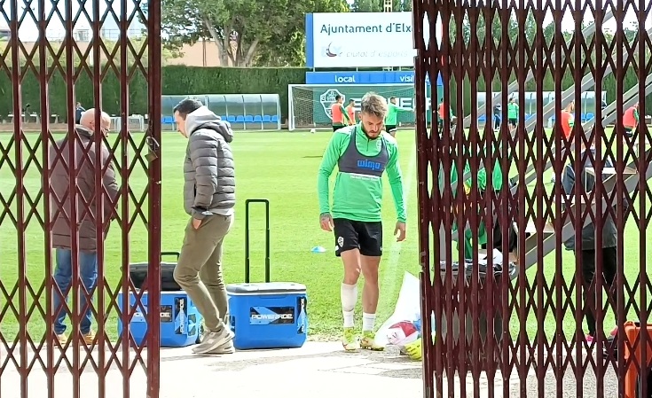 Josan deja a medias la sesión de trabajo por un golpe en el gemelo / COPE Elche (100.8 FM)