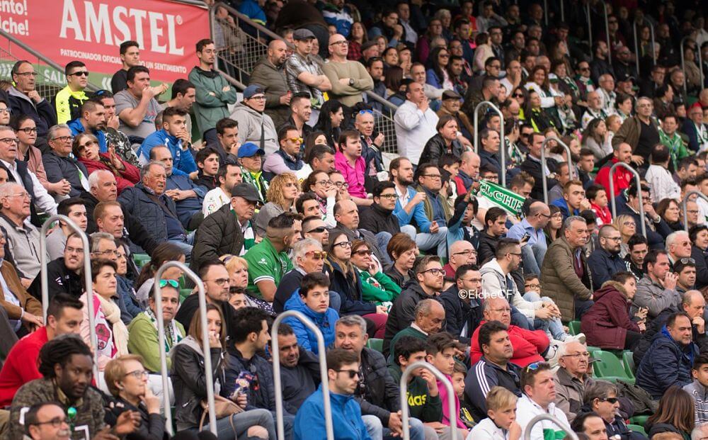 Aficionados del Elche durante el partido ante el Villarreal B / Sonia Arcos - Elche C.F.