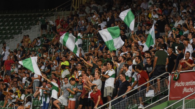 Aficionados del Elche durante el partido de Copa del Rey ante la Cultural de Durango / Sonia Arcos - Elche C.F. Oficial