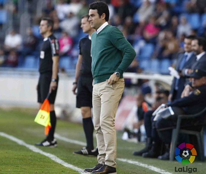 Alberto Toril dirige al Elche en Tenerife / LFP