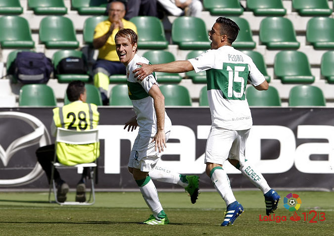 Álex Fernández celebra su gol al Sevilla Atlético / LFP