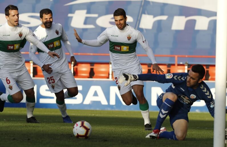 Los jugadores del Elche celebran el gol de Alexander González ante el Lugo / LFP