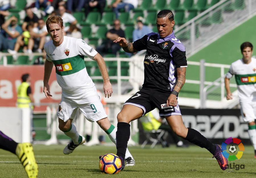 Álex Fernández durante un partido esta temporada / LFP