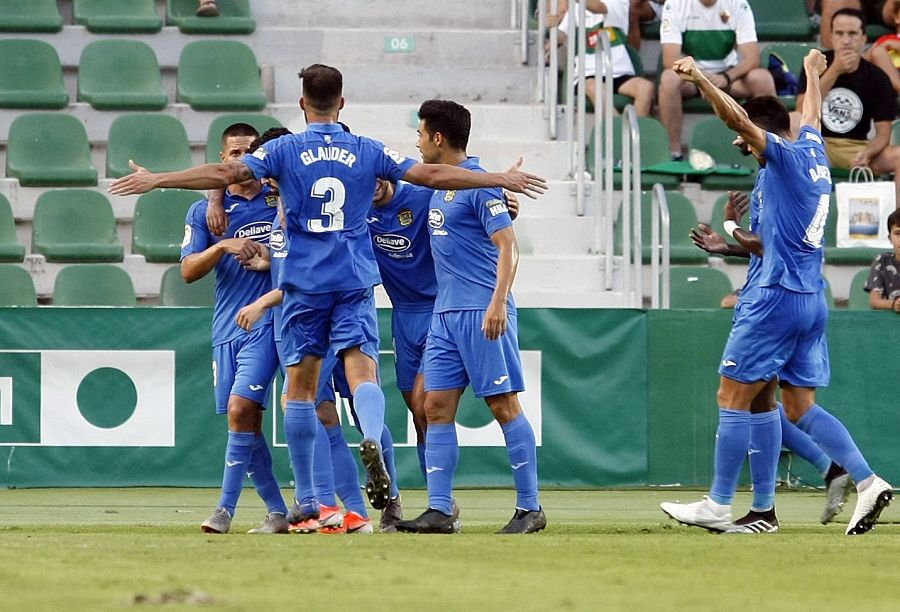 Los jugadores del Fuenlabrada celebran un gol en el Martínez Valero de Elche / LFP Los jugadores del Fuenlabrada celebran un gol en el Martínez Valero de Elche / LFP