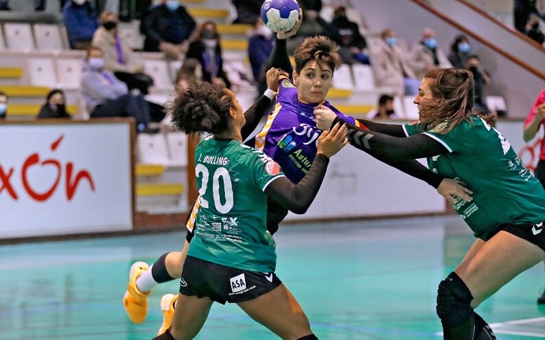 Partido entre Liberbank Gijón y CBM Elche de la Liga Guerreras Iberdrola en la temporada 20-21 / @xcorgox CBM Elche