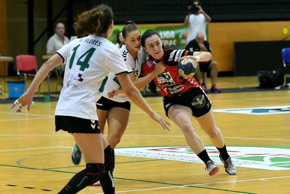 Partido de balonmano entre Zuazo y Elche disputado en Barakaldo / Valentín González - Garibay