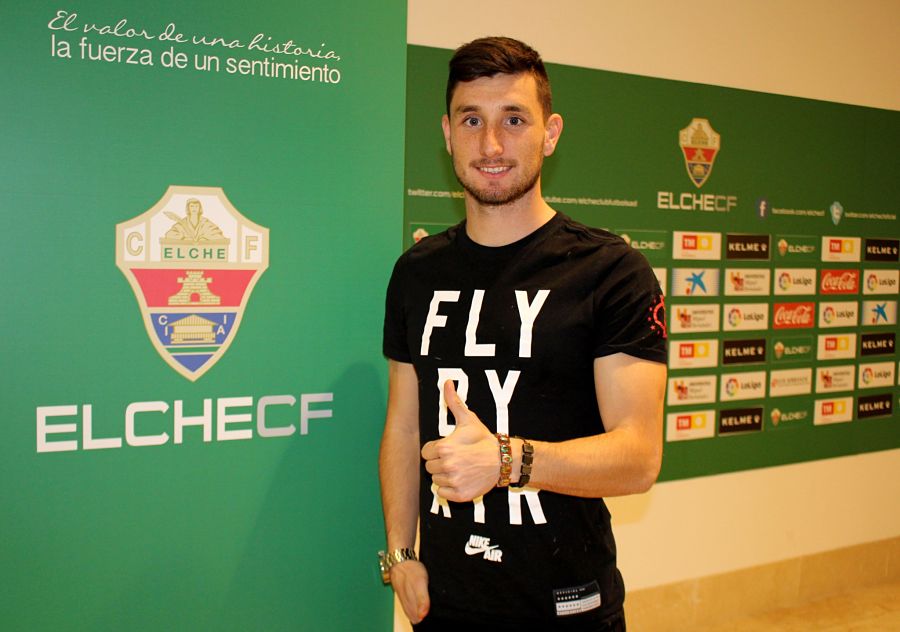 Borja Valle, en las oficinas del Martínez Valero / Elche CF