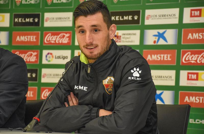 Borja Valle en la sala de prensa del Elche CF / Sonia Arcos - Elche CF