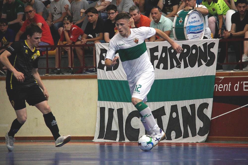 Cristian Cárdenas durante la final del playoff ante el Ferrol / Cristian Ripoll