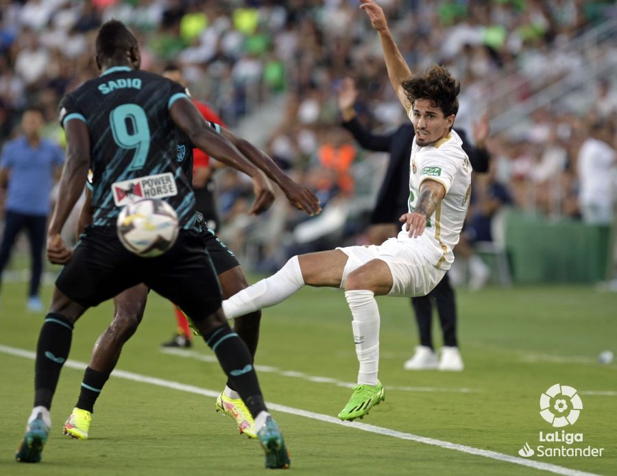 Partido entre Elche y Almería en el Martínez Valero, correspondiente a la jornada 2 de la temporada 22-23 / LaLiga