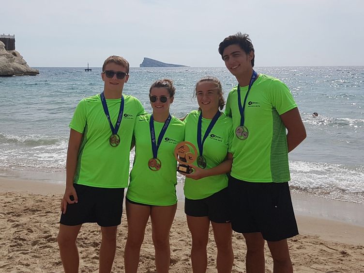 Javier Ronda, Rodrigo Solis, Paula Ronda y Claudia Berenguer del CN Tenis Elche