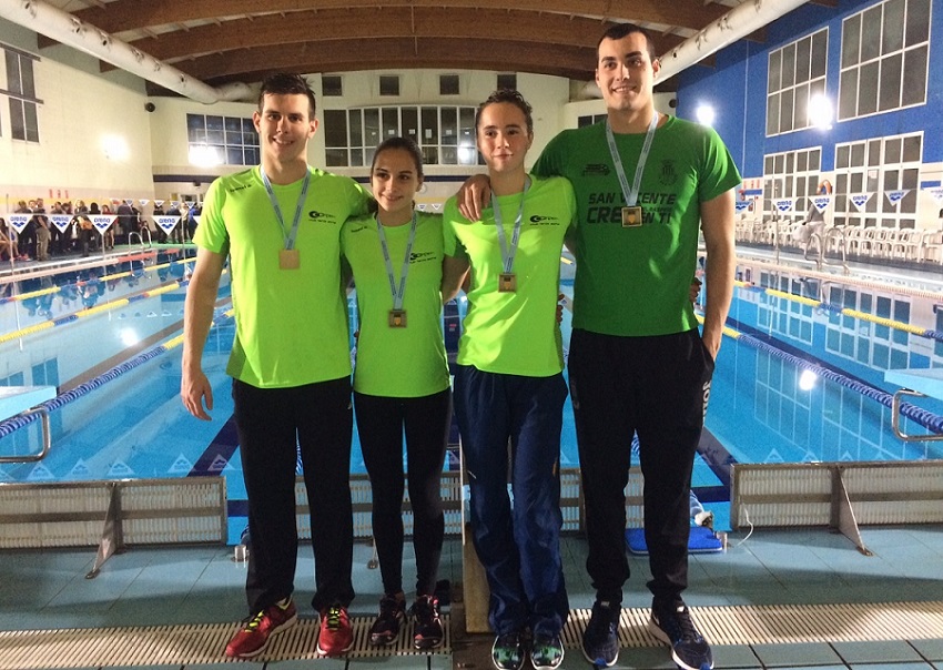 Nadadores del Club de Tenis Elche en el Autonómico de Larga Distancia de enero 2017