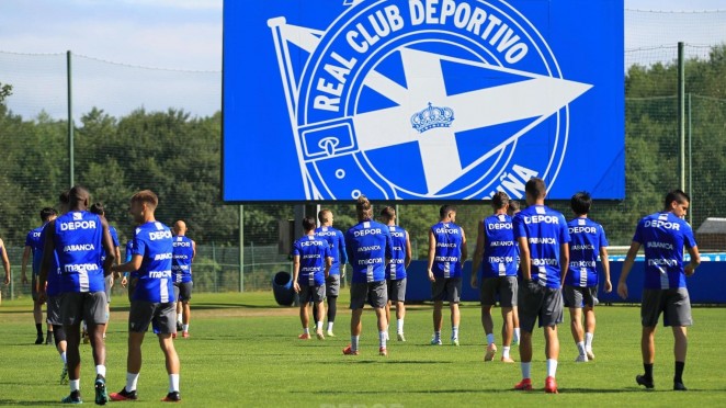 Los jugadores del Deportivo de la Coruña durante una sesión de entrenamiento / RC Deportivo Oficial