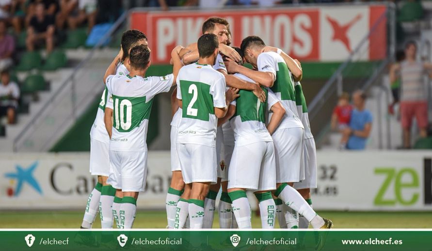 Los jugadores del Elche celebran un gol al Badalona / Elche C.F. oficial