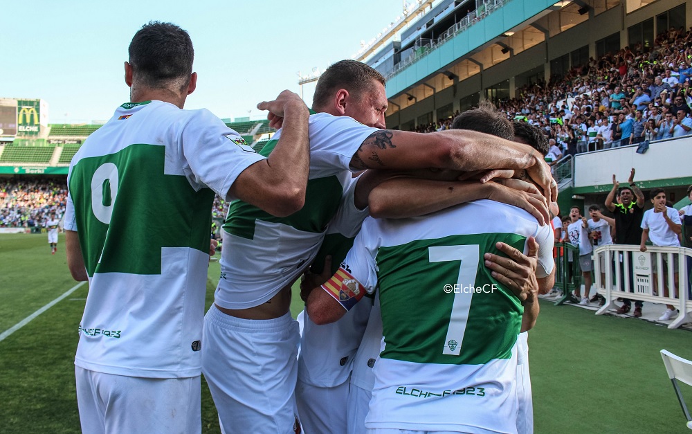 Los jugadores del Elche celebran un gol al Villarreal B en el playoff de ascenso a Segunda / Sonia Arcos - Elche C.F.