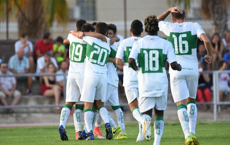 Los jugadores del Elche celebran un gol al Crevillente / Elche C.F. Oficial