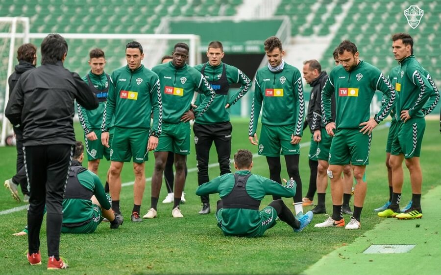 Pacheta dirige a su equipo la semana que recibe al Athletic en Copa del Rey / Sonia Arcos - Elche C.F.