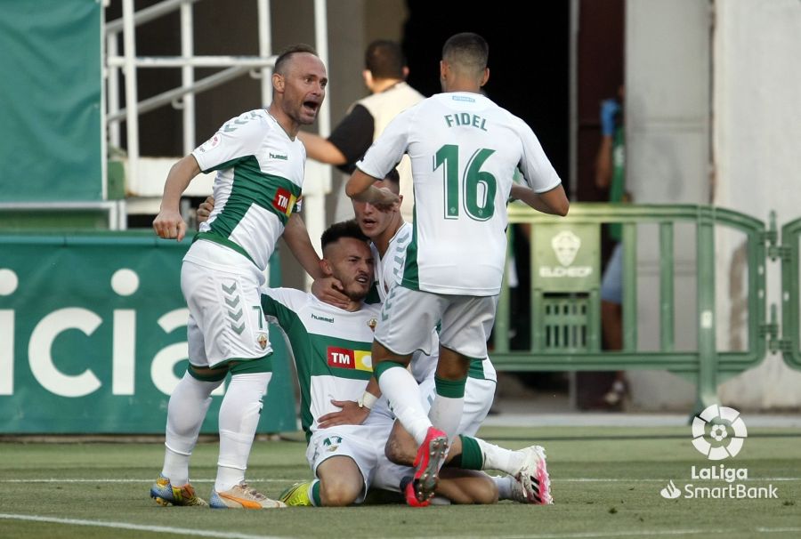 Los jugadores del Elche CF celebran un gol ante el Girona en la temporada 19-20 / LFP