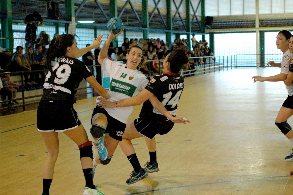 Partido del Elche Mustang en Carrús ante el Canyameral Valencia