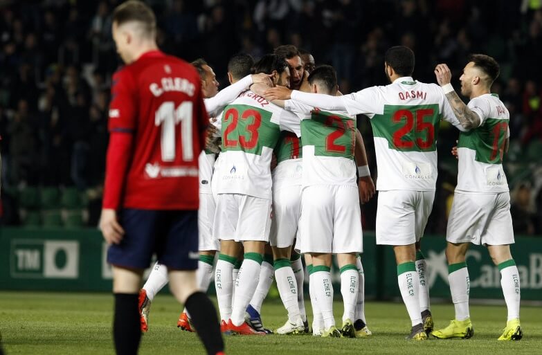 Los jugadores del Elche celebran un gol ante Osasuna / LFP