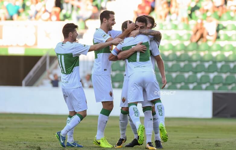 Los jugadores del Elche celebran un gol al Peralada / Sonia Arcos - Elche C.F.