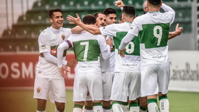 Los jugadores del Elche celebran un gol al Atlético Saguntino / Sonia Arcos - Elche C.F. Oficial