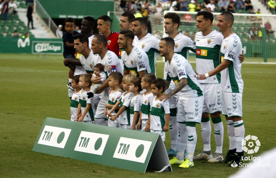 Once titular del Elche ante el Sporting en octubre de 2019 / LFP