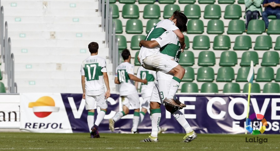 Los jugadores del Elche celebran un gol al Valladolid / LFP Los jugadores del Elche celebran un gol al Valladolid / LFP