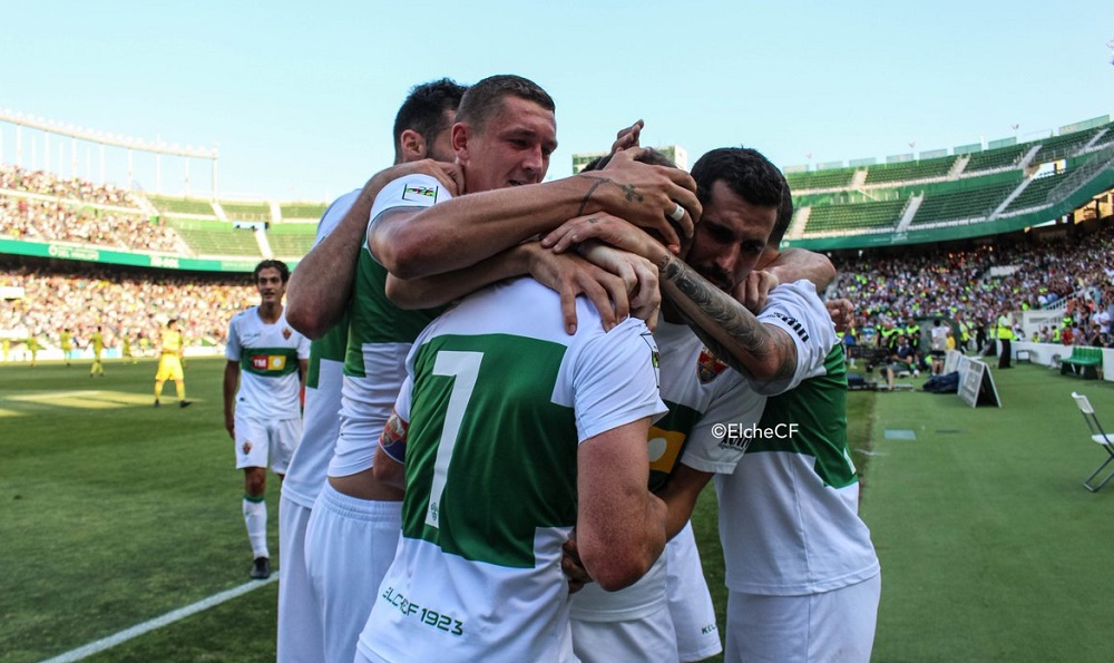 Los jugadores del Elche celebran el gol de Nino ante el Villarreal B / Sonia Arcos - Elche C.F.