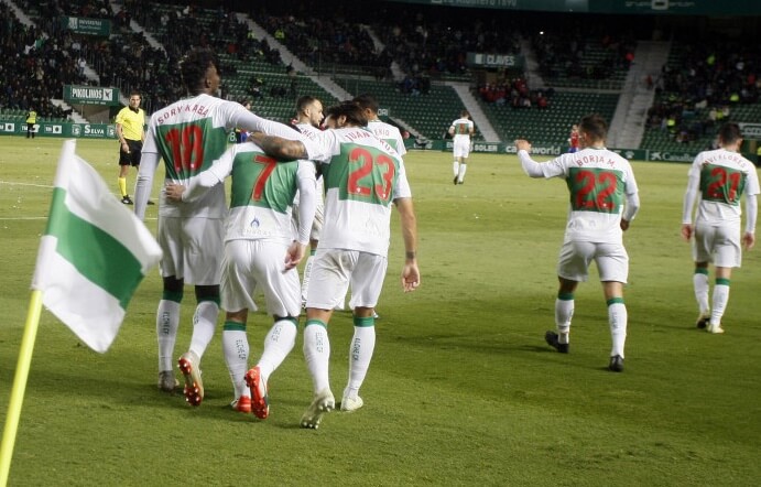 Los jugadores del Elche celebran un gol al Real Zaragoza en el Martínez Valero - LFP