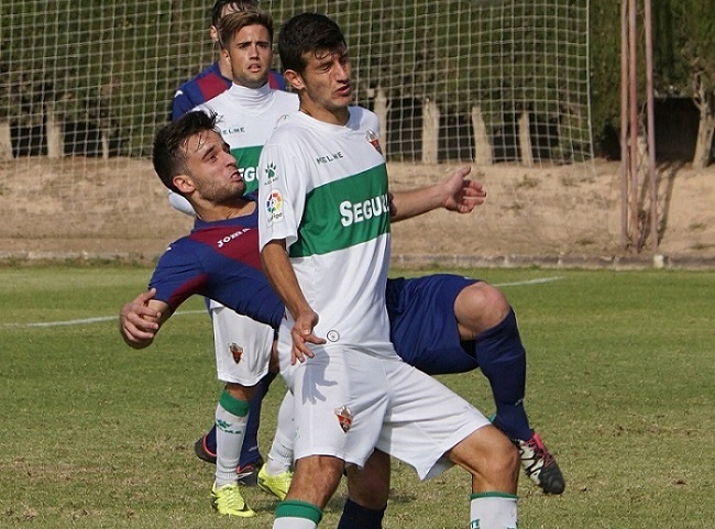 Partido entre Elche Ilicitano y Torre Levante / J.Monzón - Elche CF