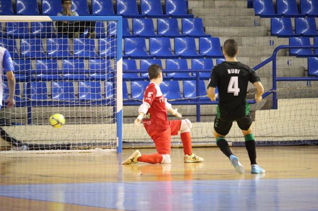 Rubi anotó uno de los cuatro goles del Elche Sala en Alzira / Las Provincias