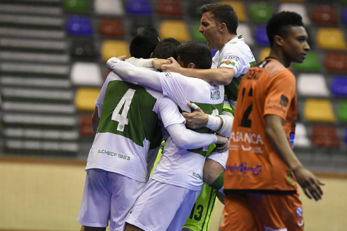 Los jugadores del Elche C.F. Sala celebran su gol al FS Burela / Sonia Arcos - Elche C.F.